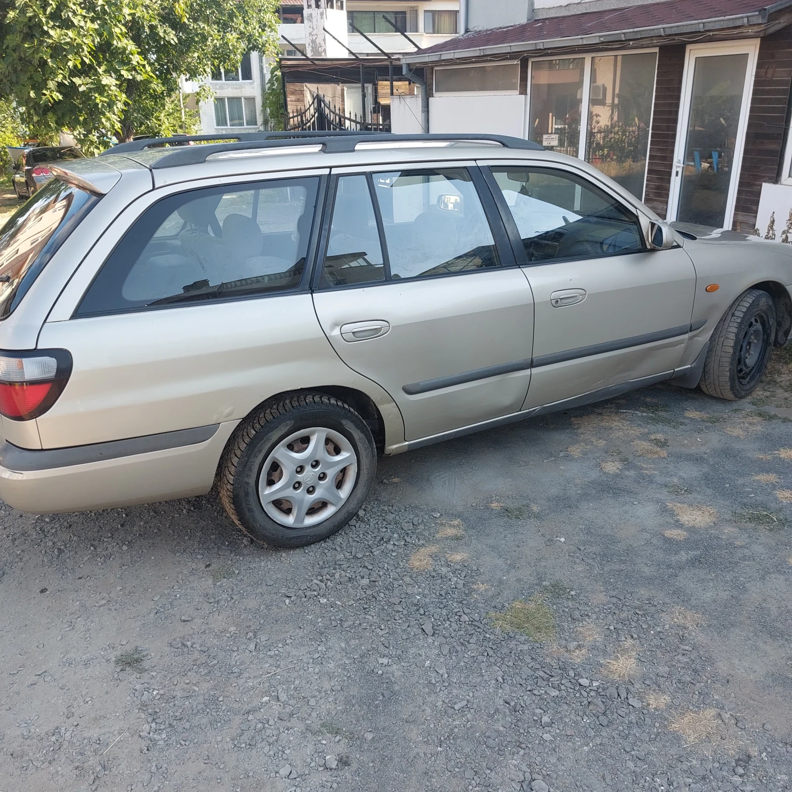 Mazda 626 1.8i, снимка 5 - Автомобили и джипове - 55142161