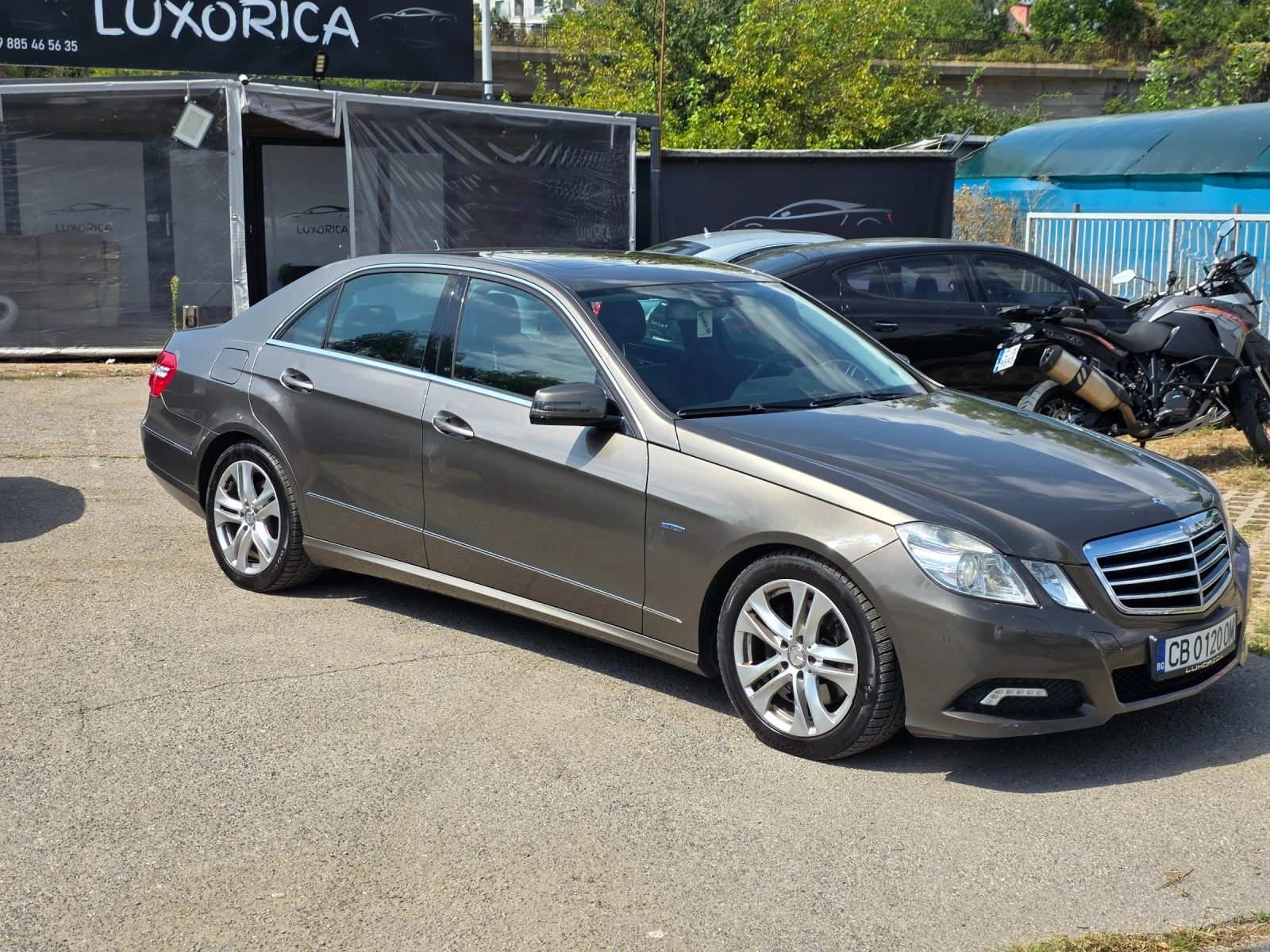 Mercedes-Benz E 350 AVANGARDE ПЕРФЕКТЕН, снимка 4 - Автомобили и джипове - 55821740
