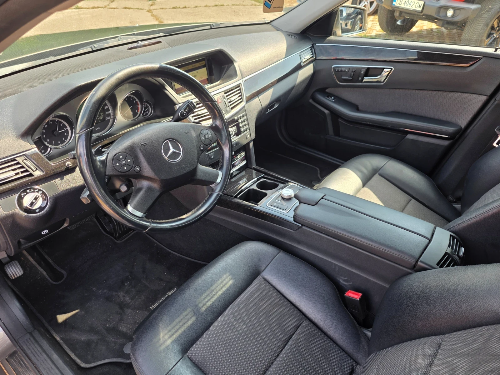 Mercedes-Benz E 350 AVANGARDE ПЕРФЕКТЕН, снимка 8 - Автомобили и джипове - 55821740