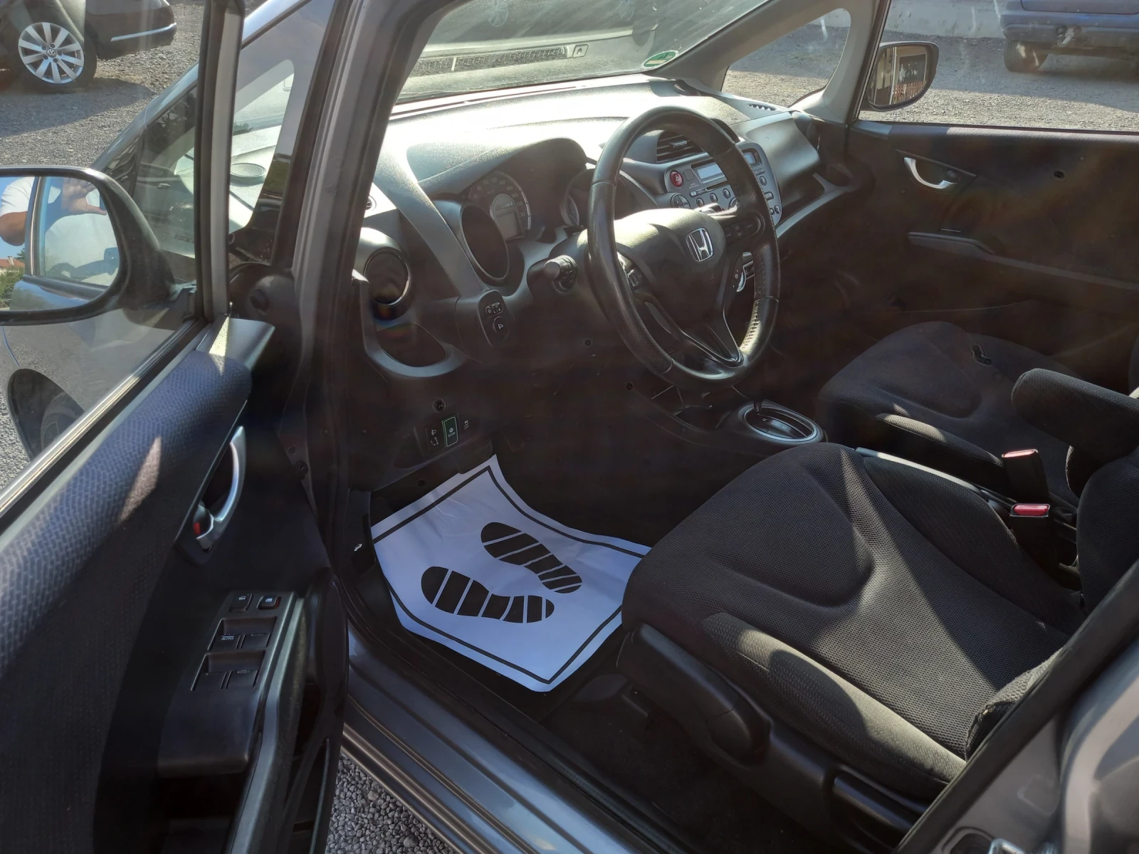Honda Jazz 1.33i HYBRID, снимка 8 - Автомобили и джипове - 55829487