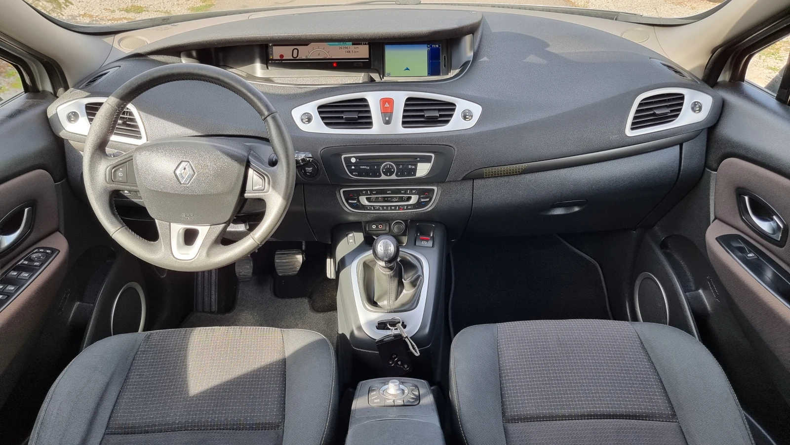 Renault Scenic 1.5DCI X-MOD, снимка 12 - Автомобили и джипове - 56429450