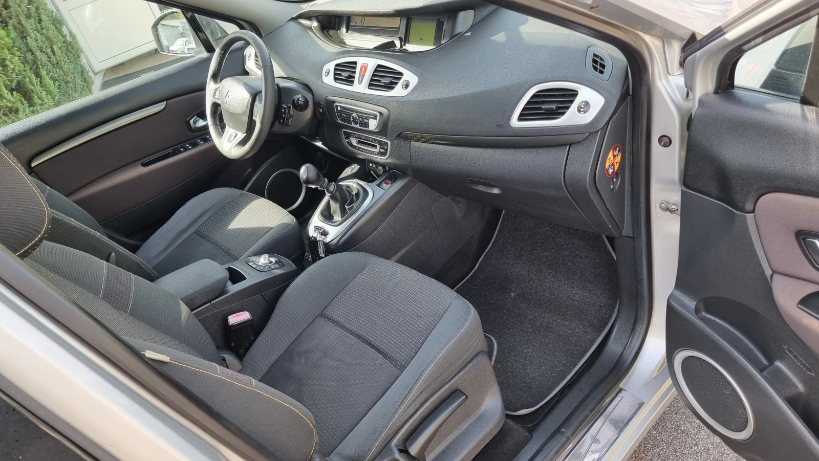 Renault Scenic 1.5DCI X-MOD, снимка 10 - Автомобили и джипове - 56429450