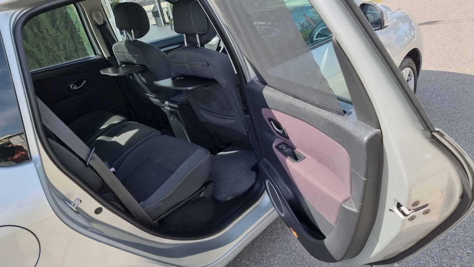 Renault Scenic 1.5DCI X-MOD, снимка 9 - Автомобили и джипове - 56429450
