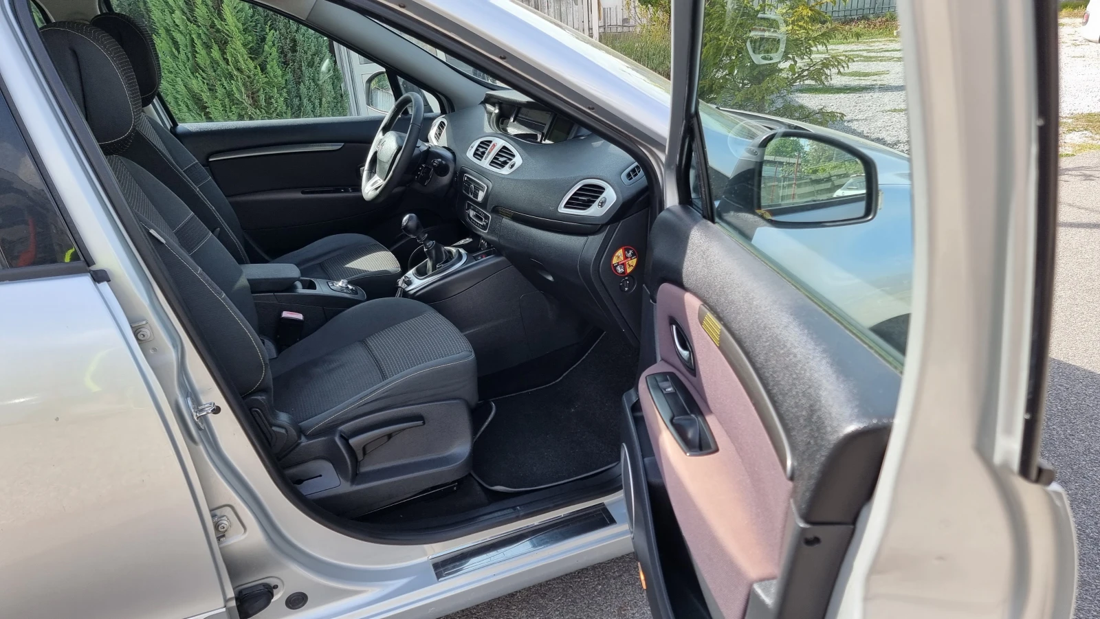 Renault Scenic 1.5DCI X-MOD, снимка 11 - Автомобили и джипове - 56429450