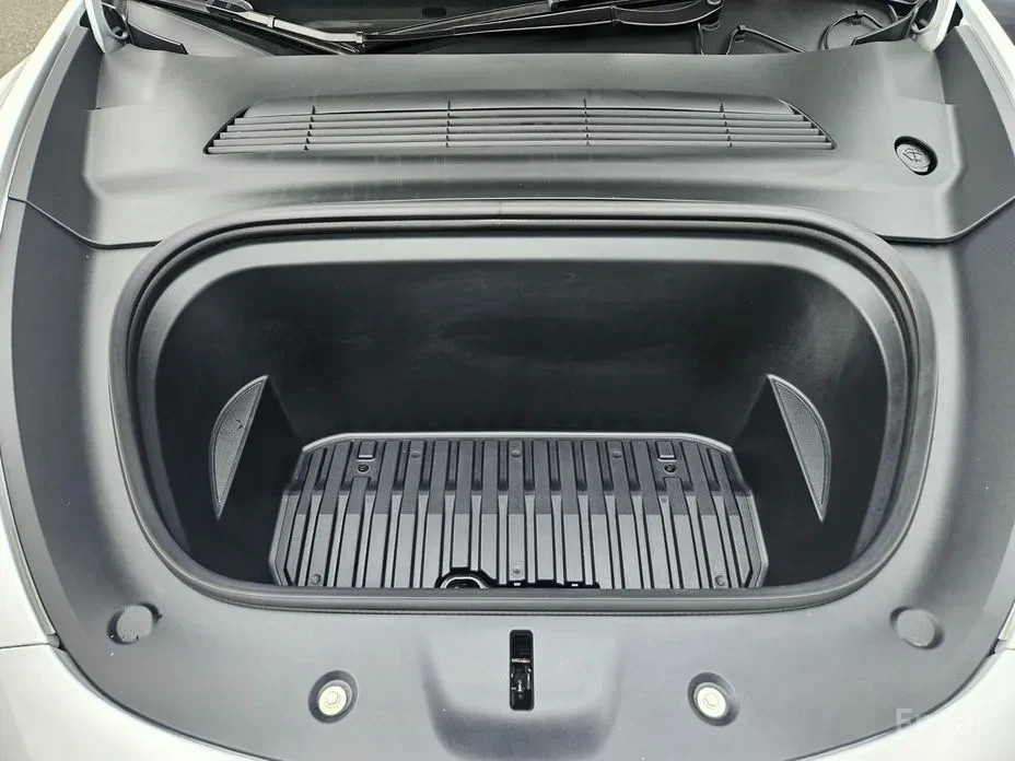 Tesla Model Y LONG RANGE * КРАЙНА ЦЕНА* FULL MAX, снимка 9 - Автомобили и джипове - 56637767