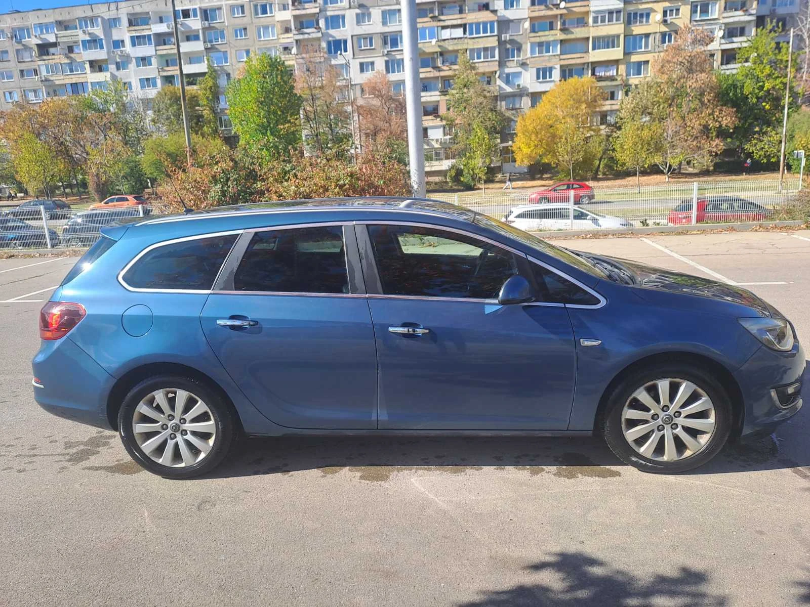 Opel Astra Sports Tourer, снимка 6 - Автомобили и джипове - 56648115