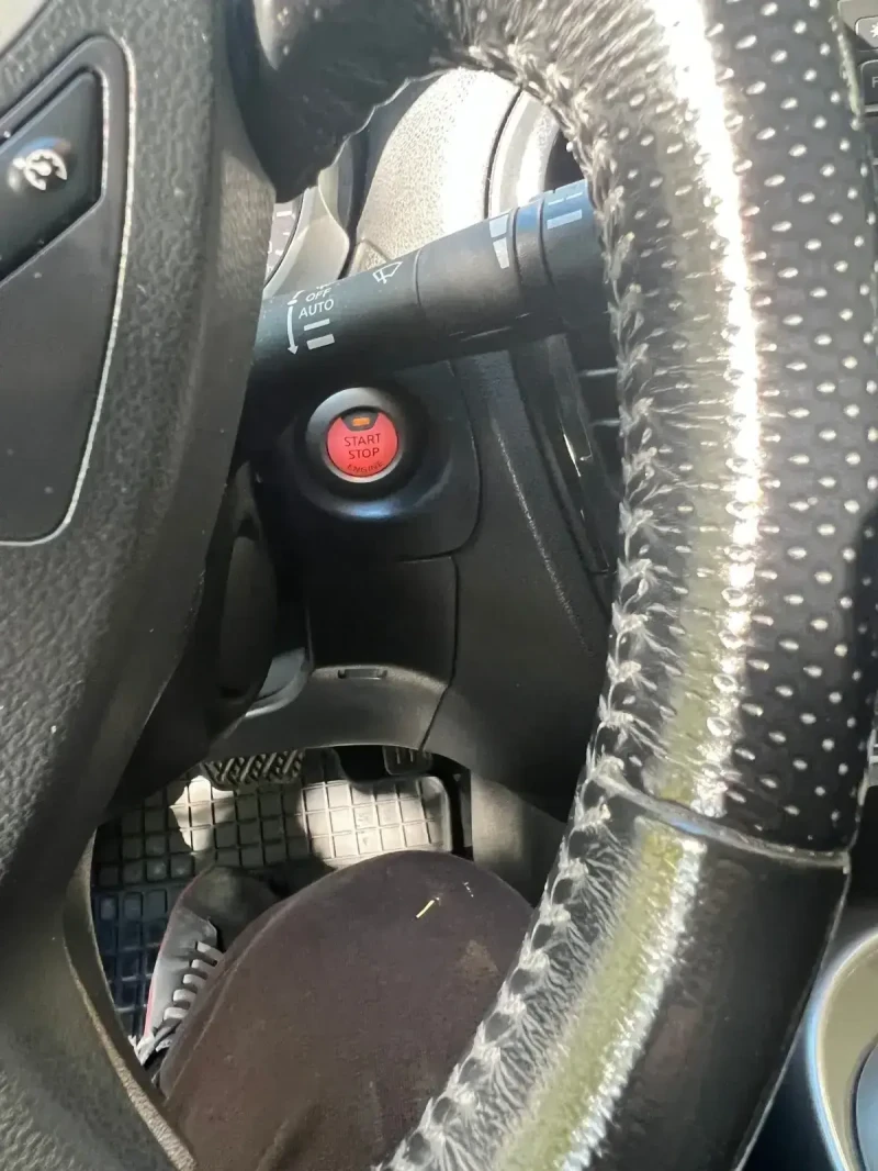 Nissan Juke, снимка 5 - Автомобили и джипове - 49539557