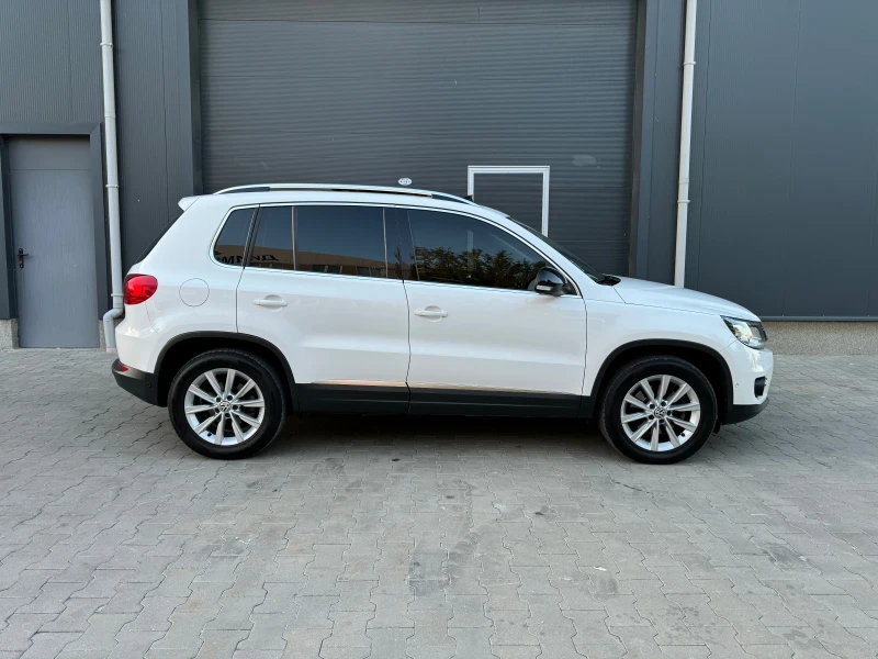 VW Tiguan, снимка 4 - Автомобили и джипове - 48236764