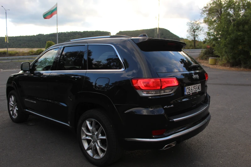 Jeep Grand cherokee SUMMIT* 5.7* 8ZF* TV* PANO* DISTRONIC* ОБДУХ* FULL, снимка 6 - Автомобили и джипове - 52457455