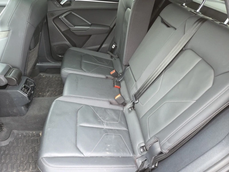 Audi Q3 * PROGRESSIV * CARFAX * БЕЗ ПЪРВОНАЧАЛНА ВНОСКА, снимка 12 - Автомобили и джипове - 52916729