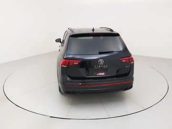 VW Tiguan Comfortline R-Line Black Edition/CARFAX/Blind spot, снимка 5 - Автомобили и джипове - 55173011