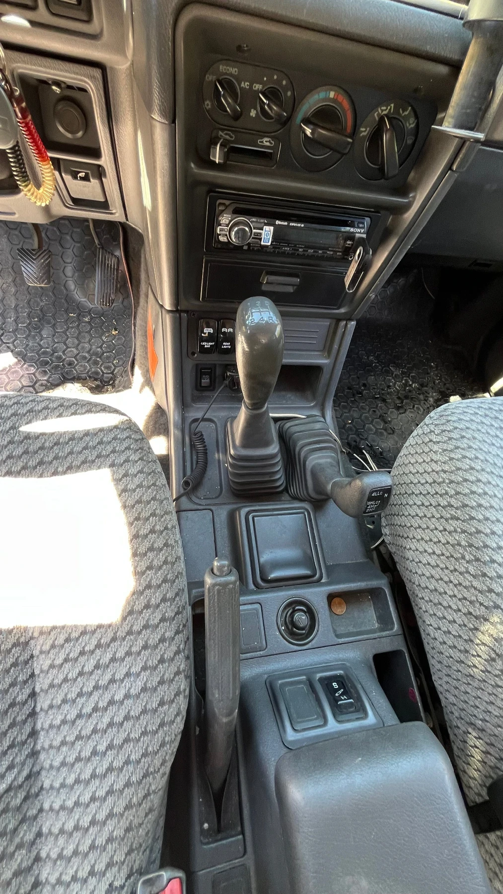 Mitsubishi Pajero 2.5  - изображение 10