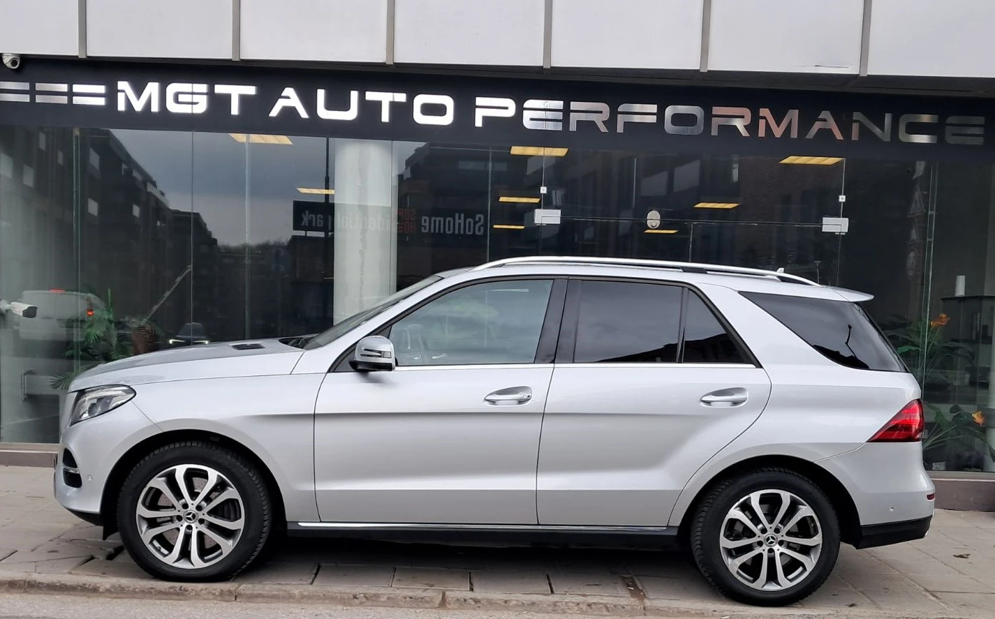 Mercedes-Benz GLE 350 4Matic, снимка 7 - Автомобили и джипове - 54039818