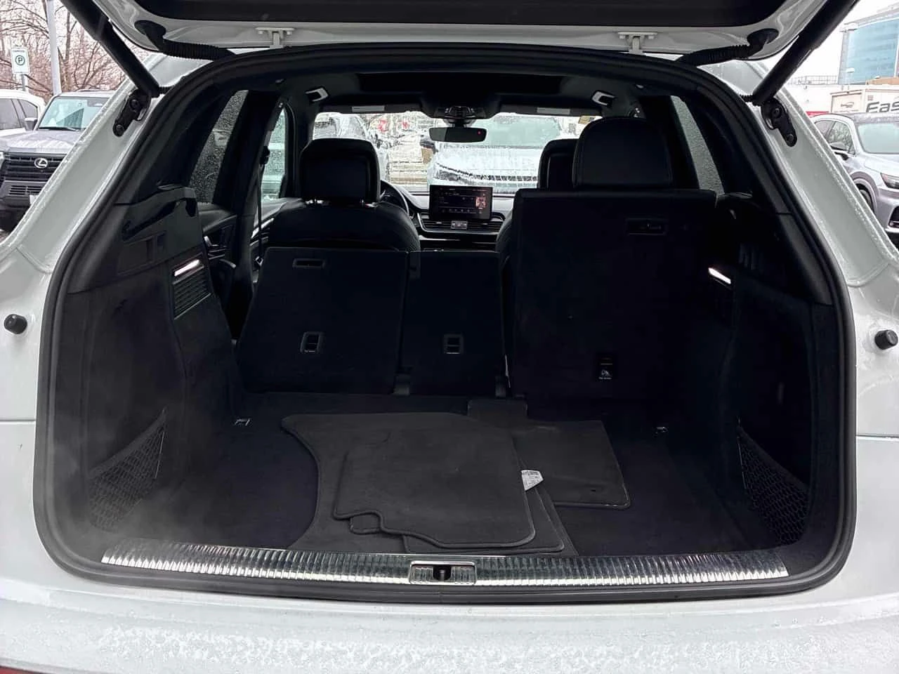 Audi Q5 * Technik * CARFAX * Дистроник * 360 Камери * , снимка 13 - Автомобили и джипове - 54047714