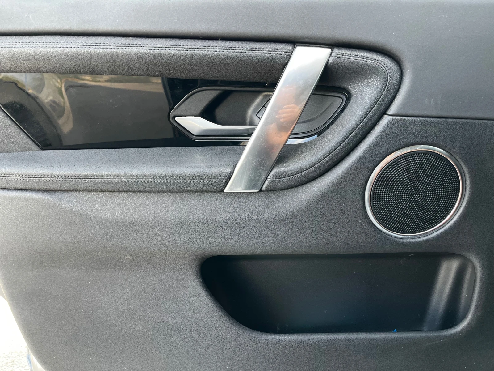 Land Rover Discovery Sport 2.0d hybrid, снимка 15 - Автомобили и джипове - 55630855