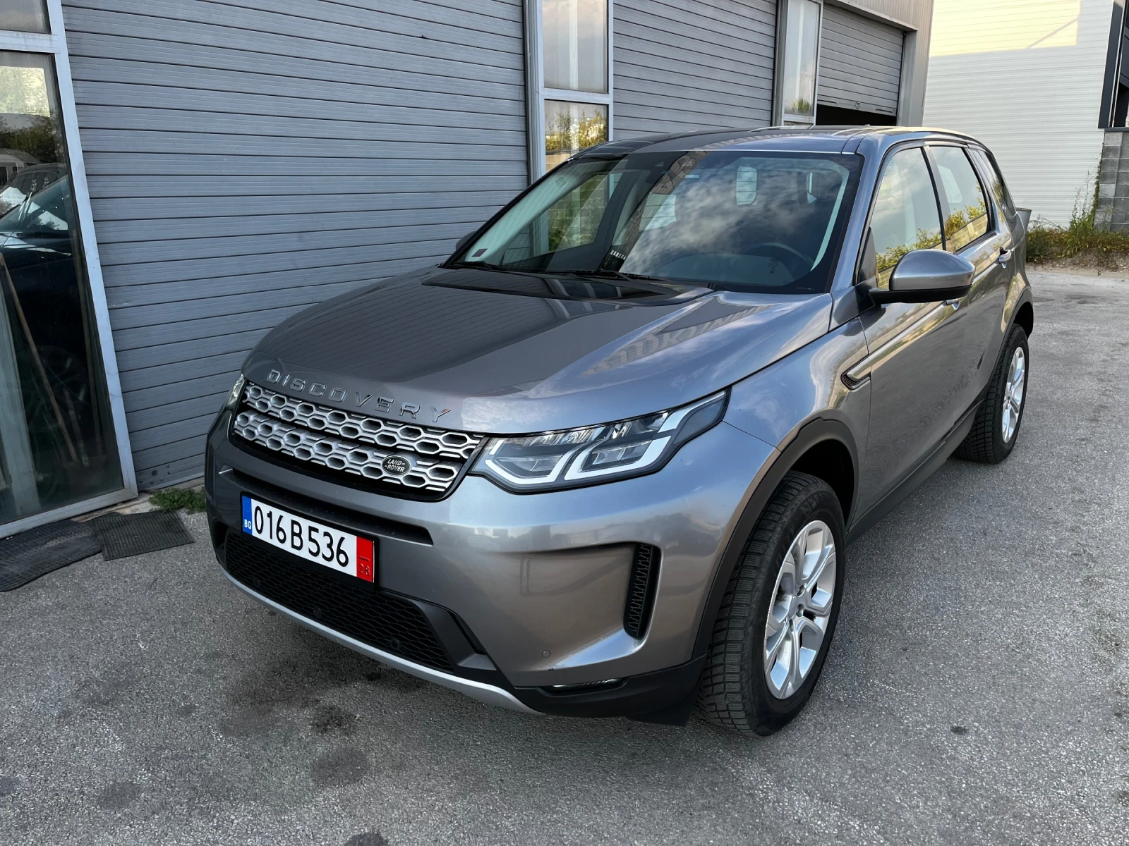 Land Rover Discovery Sport 2.0d hybrid, снимка 4 - Автомобили и джипове - 55630855
