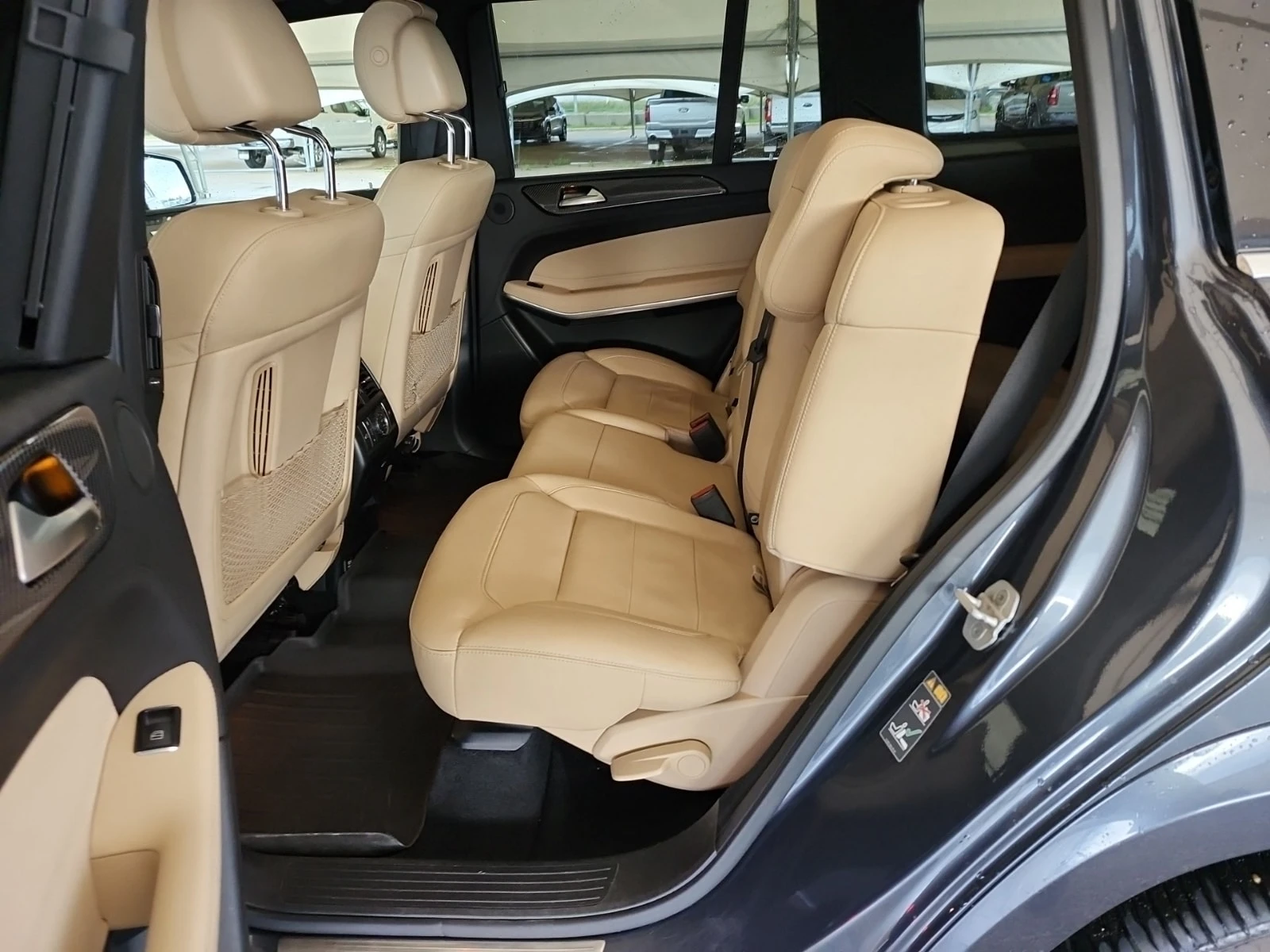Mercedes-Benz GLS * 550 * CARFAX * Един собственик * Без инциденти *, снимка 9 - Автомобили и джипове - 56027467