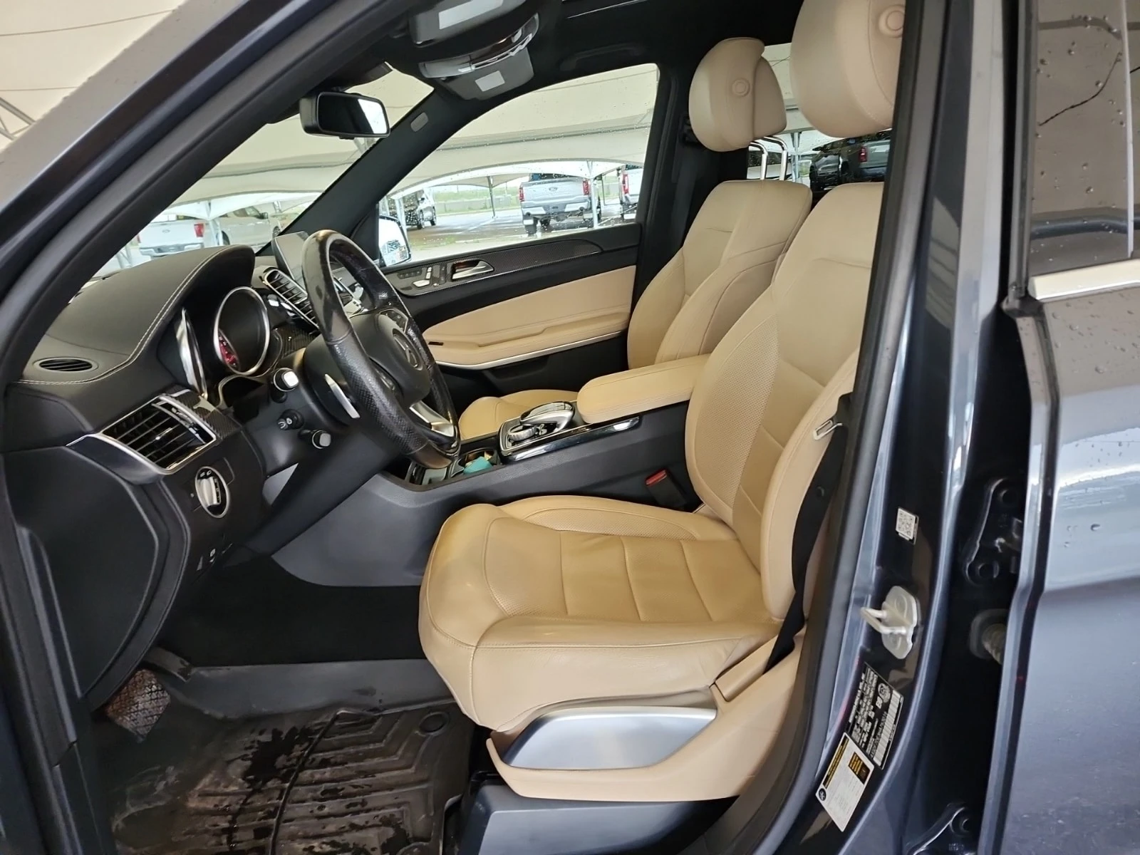 Mercedes-Benz GLS * 550 * CARFAX * Един собственик * Без инциденти *, снимка 8 - Автомобили и джипове - 56027467
