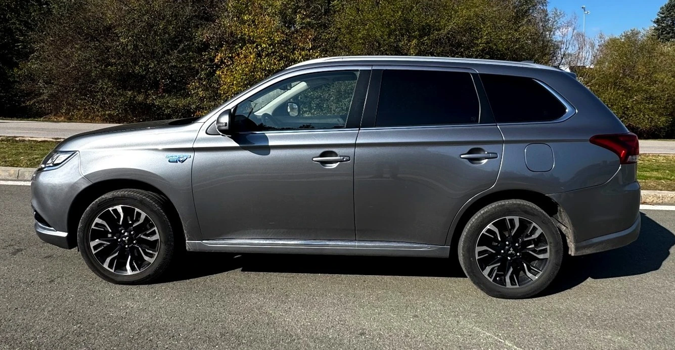 Mitsubishi Outlander, снимка 6 - Автомобили и джипове - 56644247