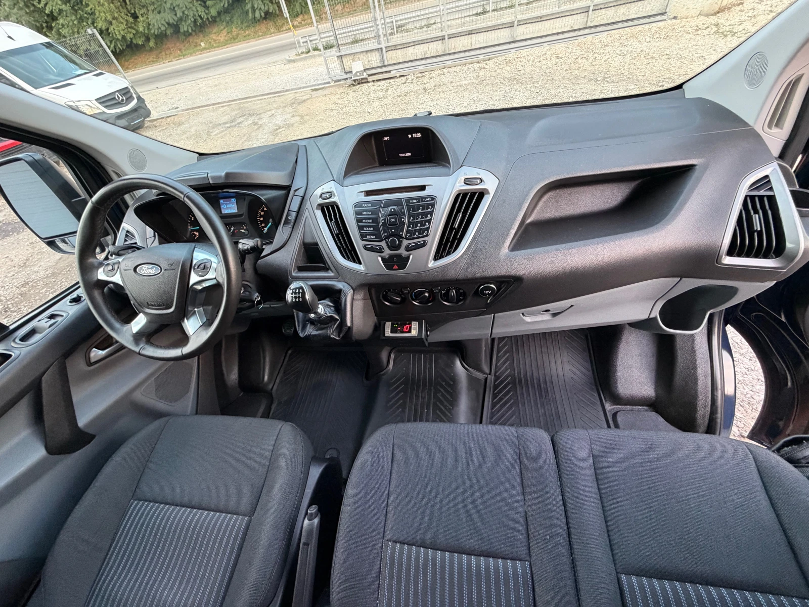 Ford Transit Custom 2.0TDCI* Хладилен* EVRO6, снимка 14 - Бусове и автобуси - 55342760