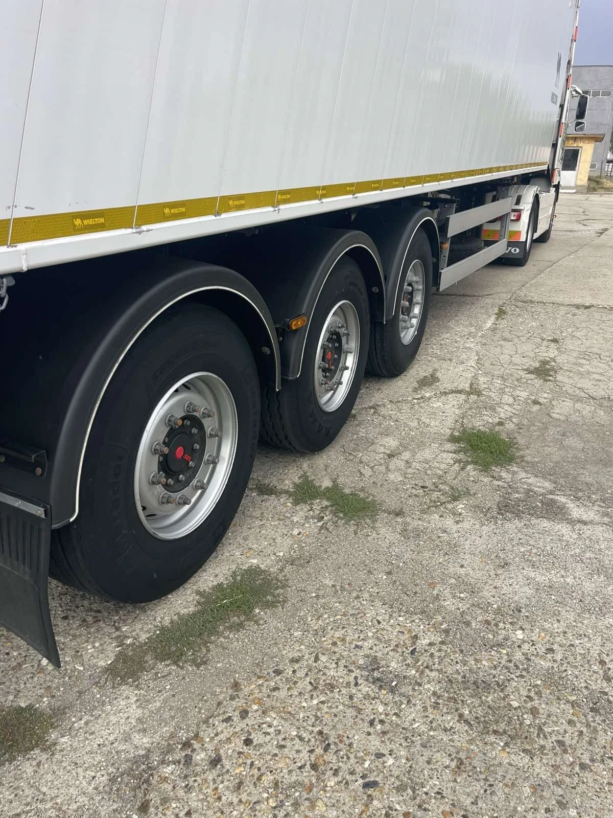 ����������� Wielton ������� * 67��� * ������ | Mobile.bg � ����������� 8