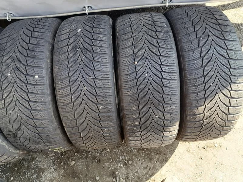 Гуми Зимни 245/45R19, снимка 2 - Гуми и джанти - 32080100