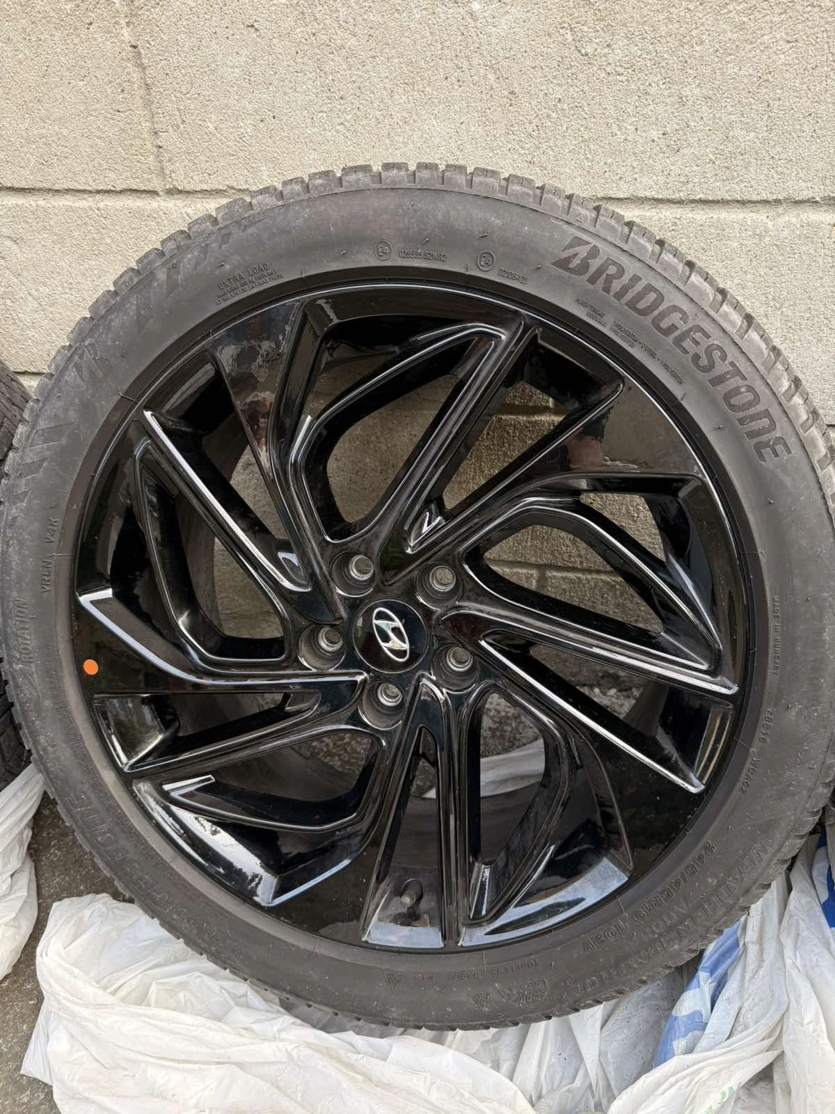 Гуми с джанти Bridgestone 245/45R19, снимка 3 - Гуми и джанти - 54996167