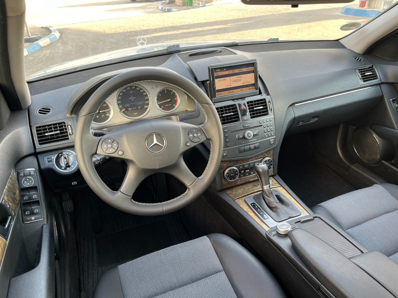 Mercedes-Benz C 220 Navi/Auto, снимка 11 - Автомобили и джипове - 46433749
