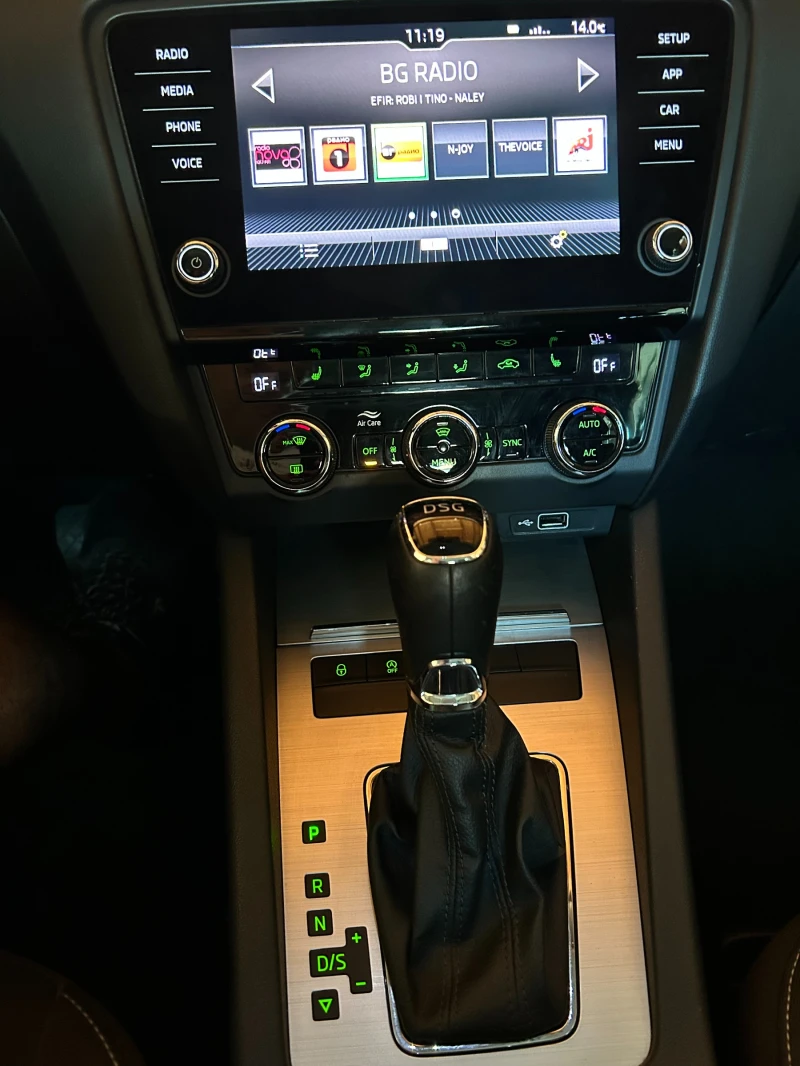 Skoda Octavia, снимка 9 - Автомобили и джипове - 52482627