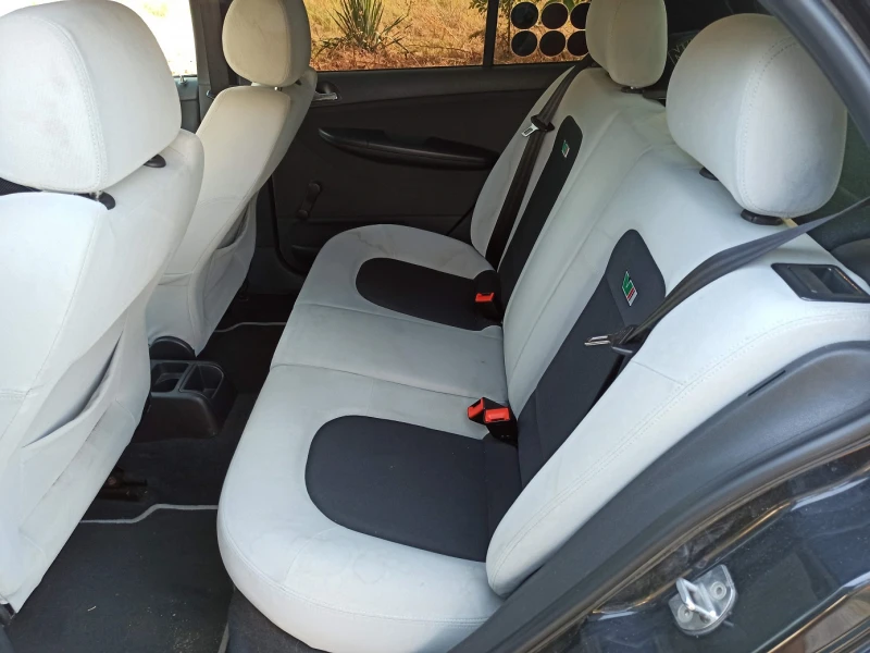 Skoda Fabia, снимка 7 - Автомобили и джипове - 52285939