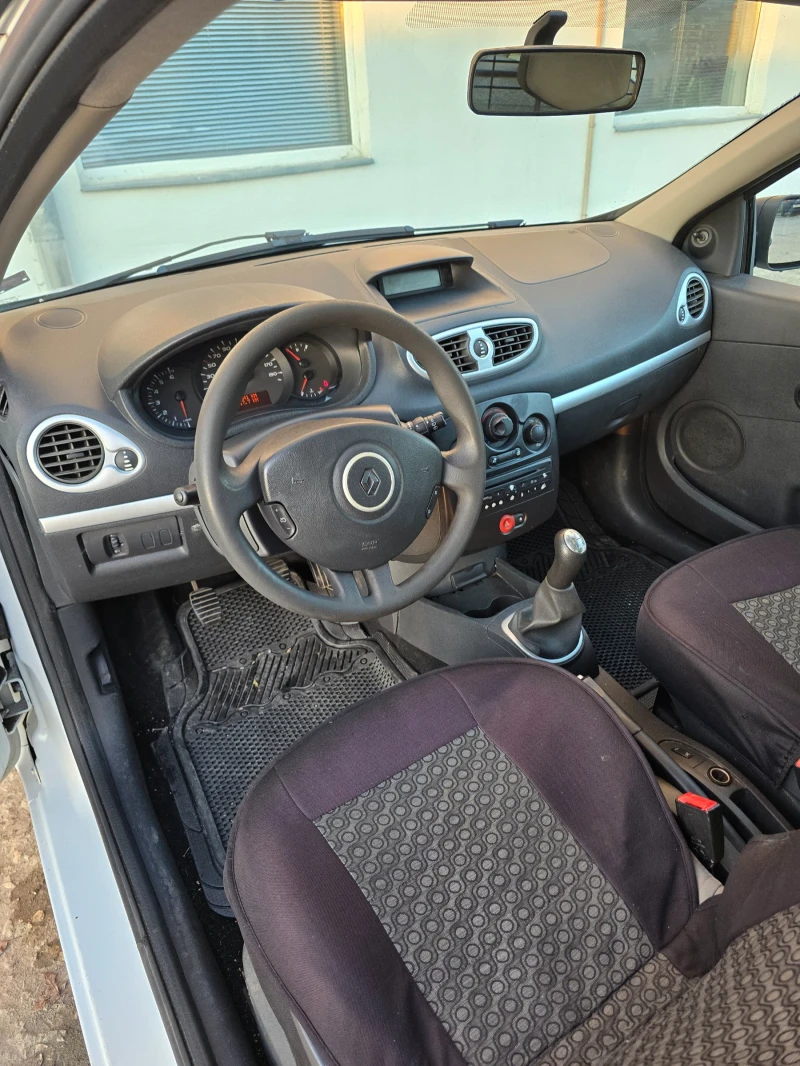 Renault Clio, снимка 5 - Автомобили и джипове - 52448830