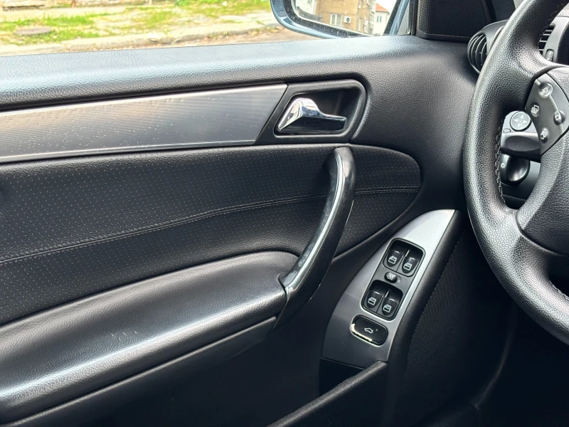 Mercedes-Benz C 230 Kompressor, снимка 11 - Автомобили и джипове - 52517274