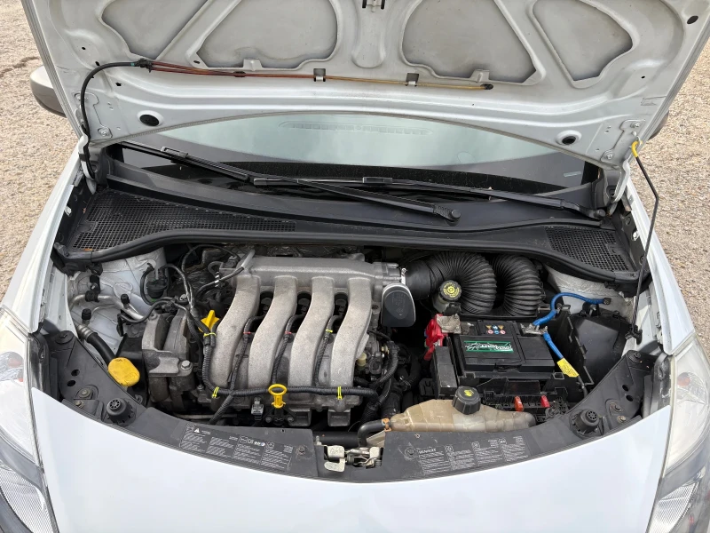 Renault Clio GT 1.6i 128hp, снимка 15 - Автомобили и джипове - 52552434