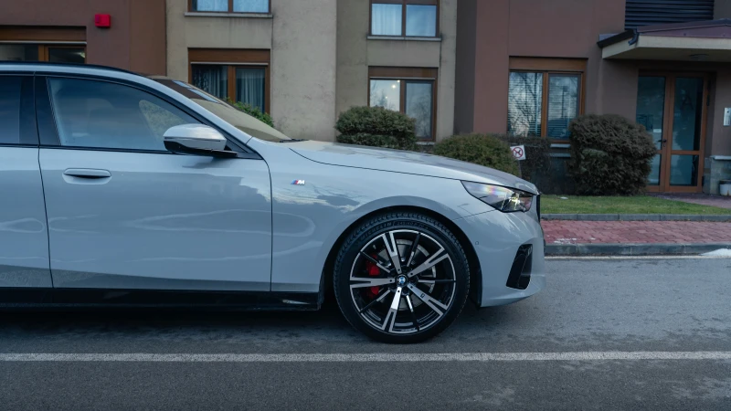 BMW 520 xDrive M Pro, снимка 3 - Автомобили и джипове - 53118634