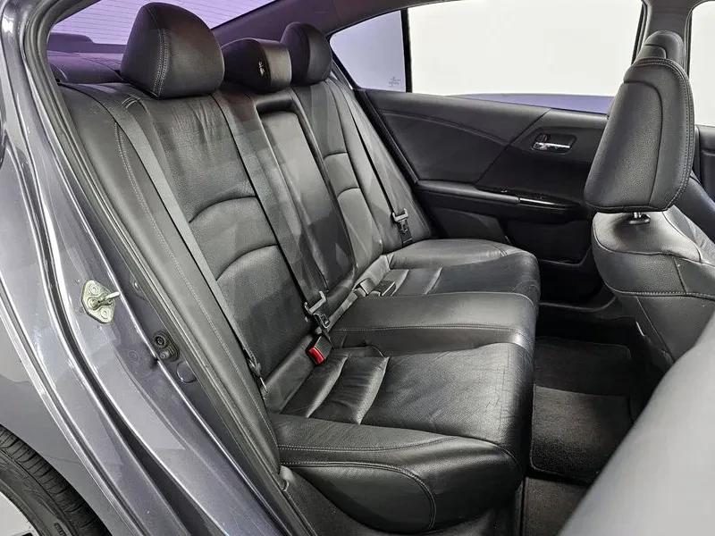 Honda Accord 2.4 Бензин, снимка 9 - Автомобили и джипове - 55568846