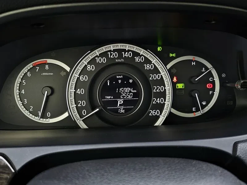 Honda Accord 2.4 Бензин, снимка 5 - Автомобили и джипове - 55568846