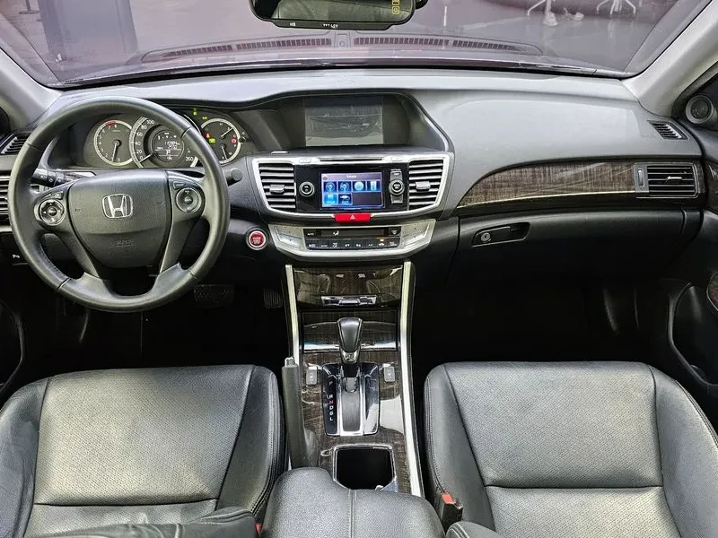Honda Accord 2.4 Бензин, снимка 3 - Автомобили и джипове - 55568846