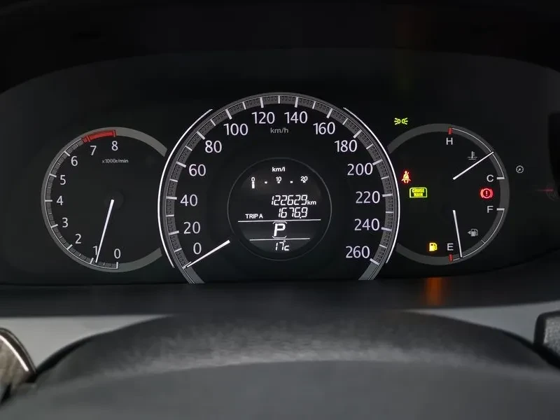 Honda Accord Accord 2.4 9Th Generation, снимка 8 - Автомобили и джипове - 55841471