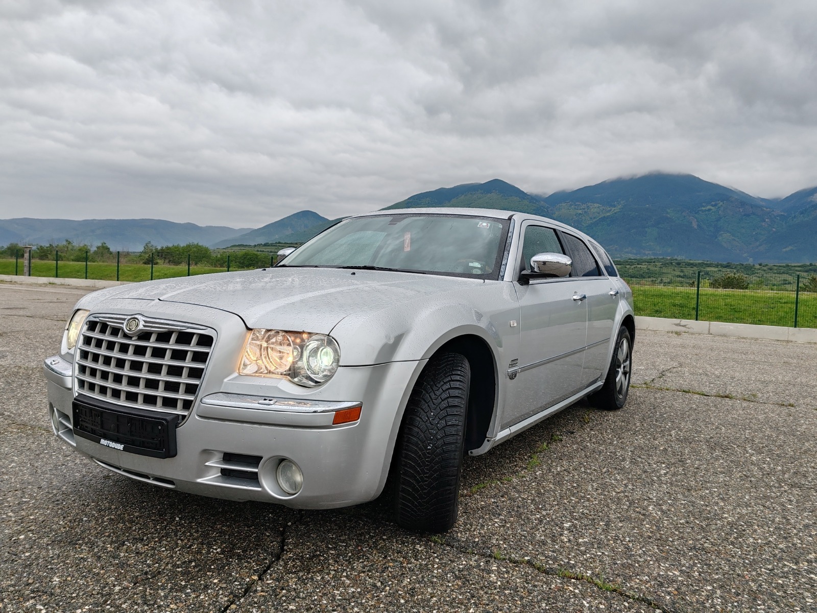 Chrysler 300c 3.5 4x4 - изображение 1
