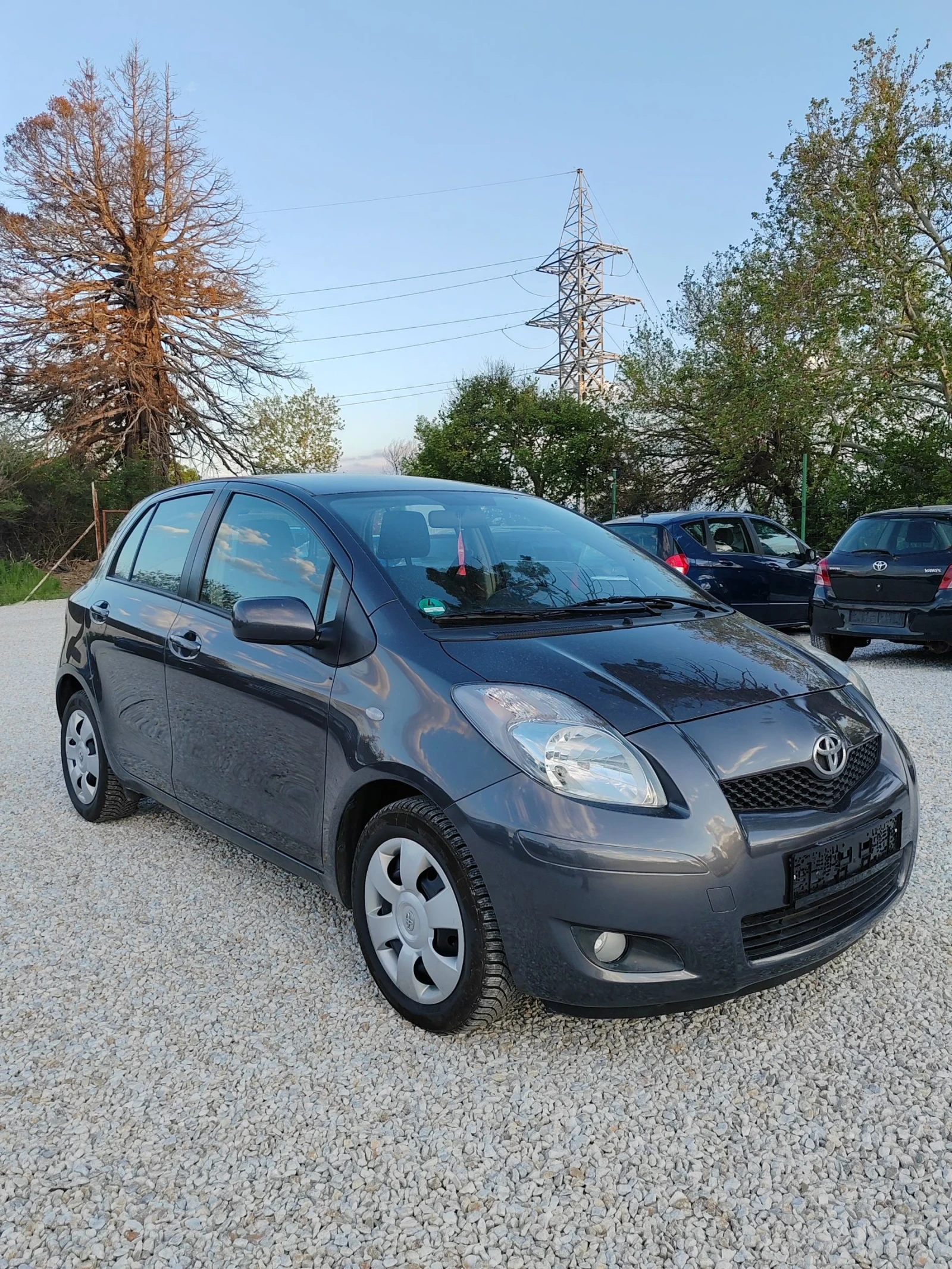 Toyota Yaris 1.3, 100к.с. - изображение 2