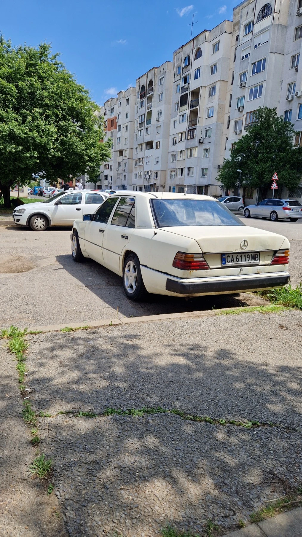 Mercedes-Benz 124 седан - изображение 6