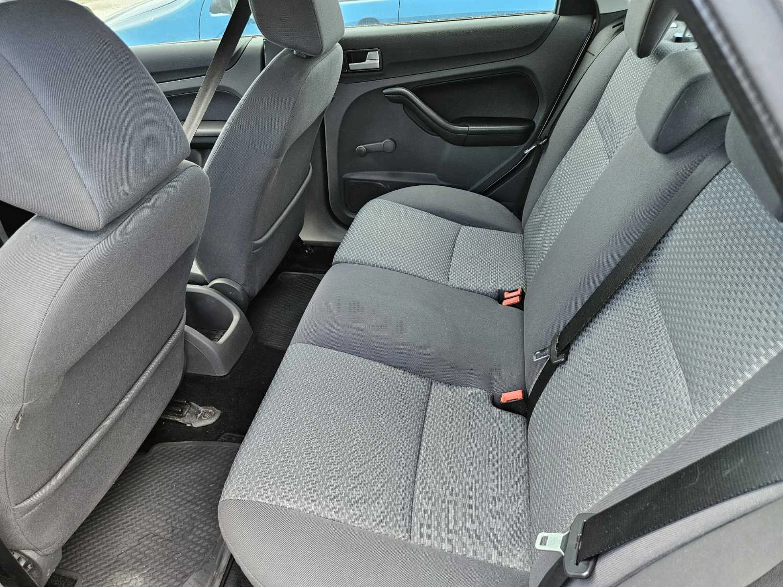 Ford Focus 1.6 HDI 90k.c - изображение 6