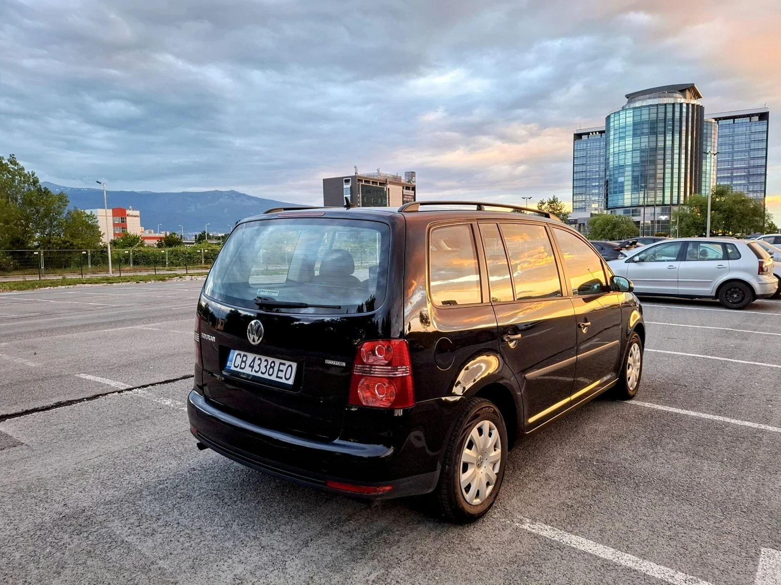 VW Touran 2.0 Ecofuel - изображение 4