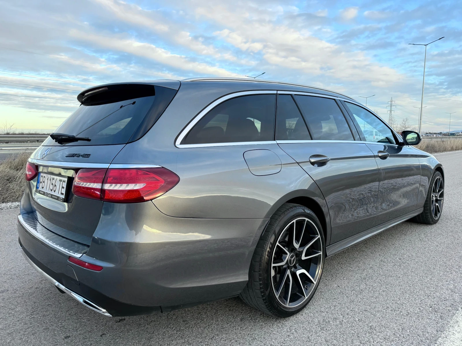 Mercedes-Benz E 350 CDI /AMG / 9G / LED / DISTRONIC / KOJA / BURMESTER, снимка 7 - Автомобили и джипове - 53048008