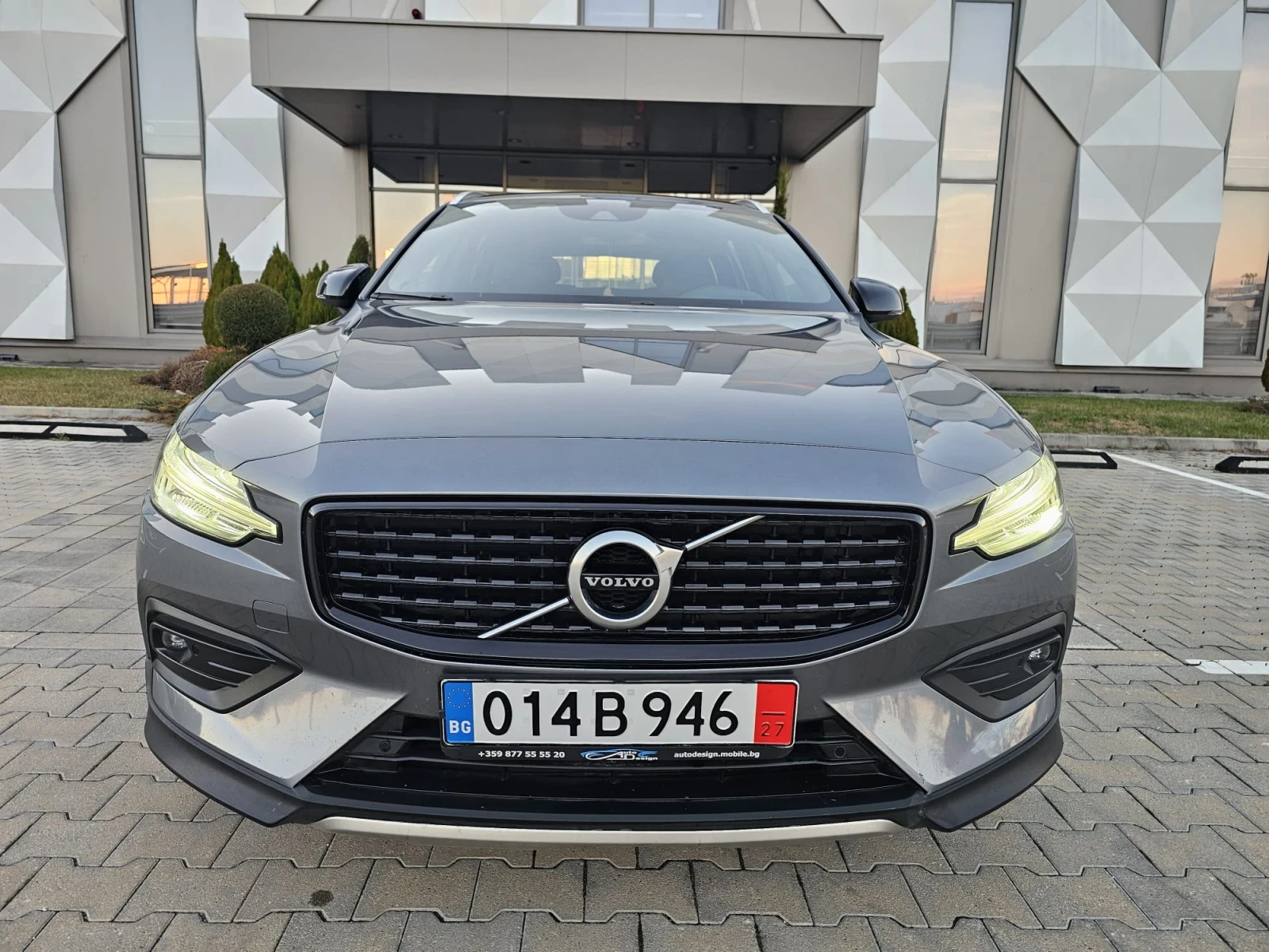 Volvo V60 Cross Country 2.0 B4 Mild Hybrid AWD �usiness pro line/FULL SERV | Mobile.bg � ����������� 3