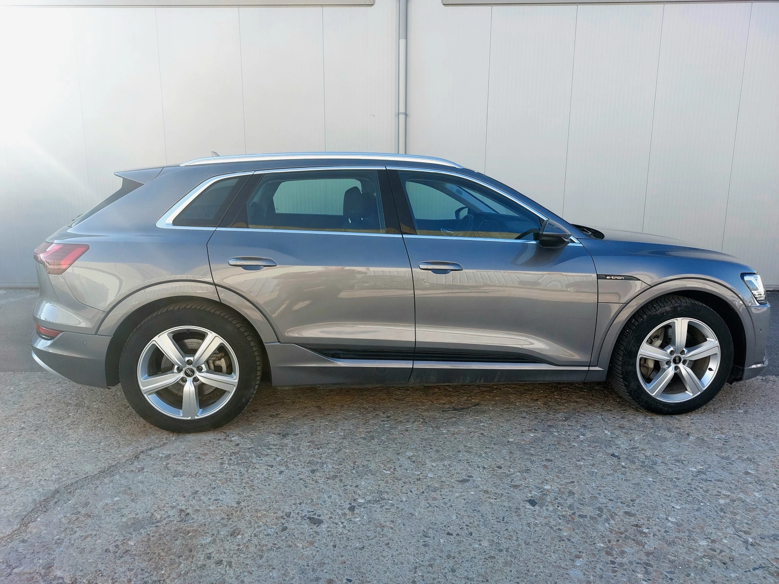 Audi E-Tron 50 QUATRO - изображение 6