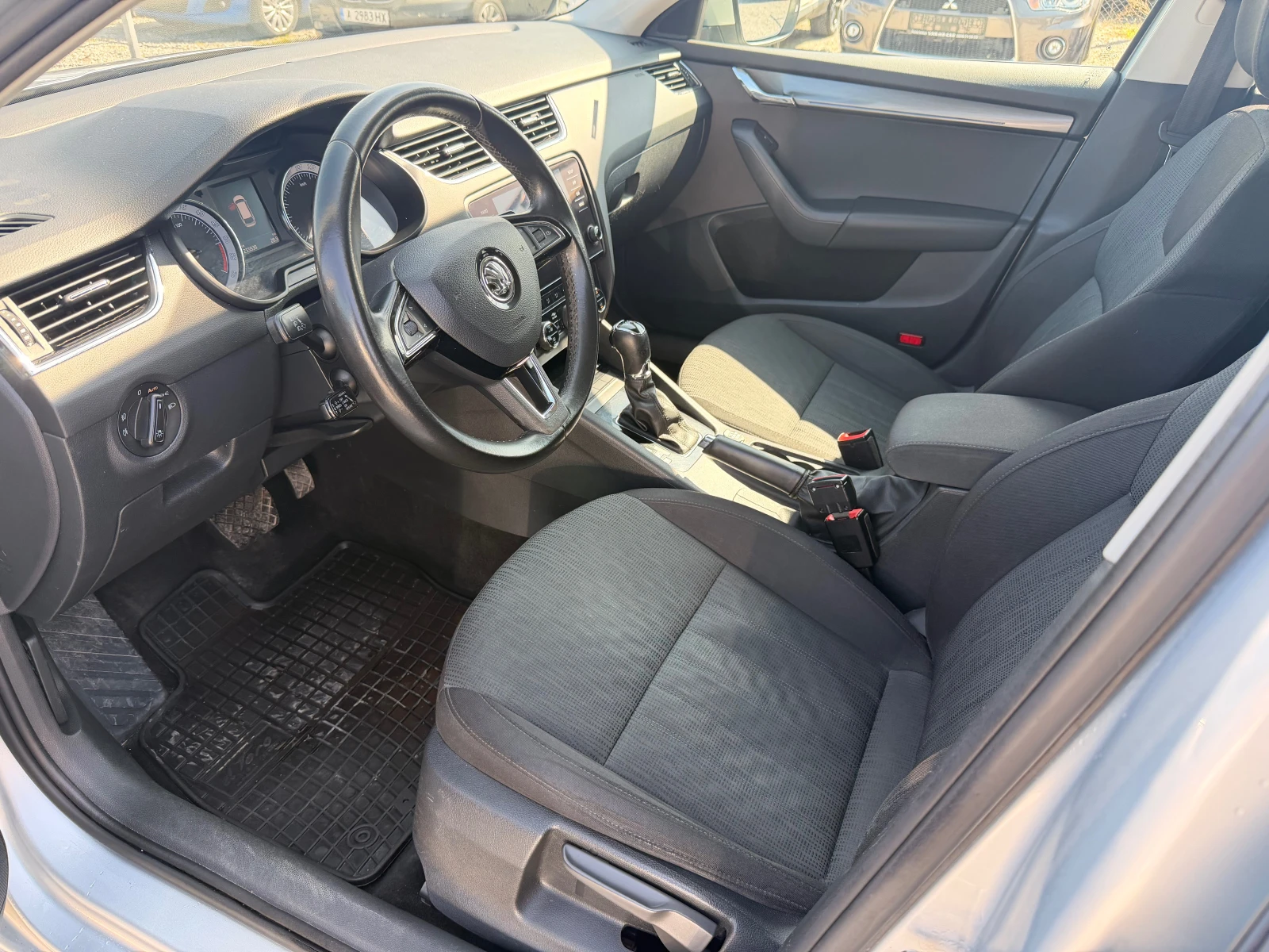 Skoda Octavia DSG, снимка 7 - Автомобили и джипове - 53838429