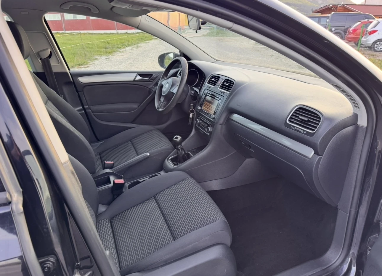 VW Golf 2.0 TDI / Нави, снимка 10 - Автомобили и джипове - 54335801