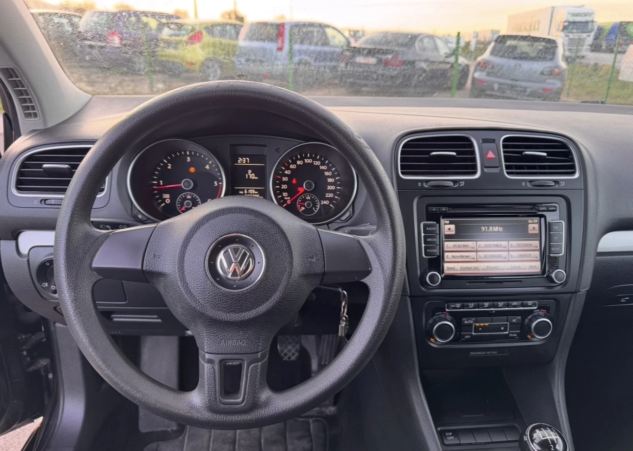 VW Golf 2.0 TDI / Нави, снимка 6 - Автомобили и джипове - 54335801