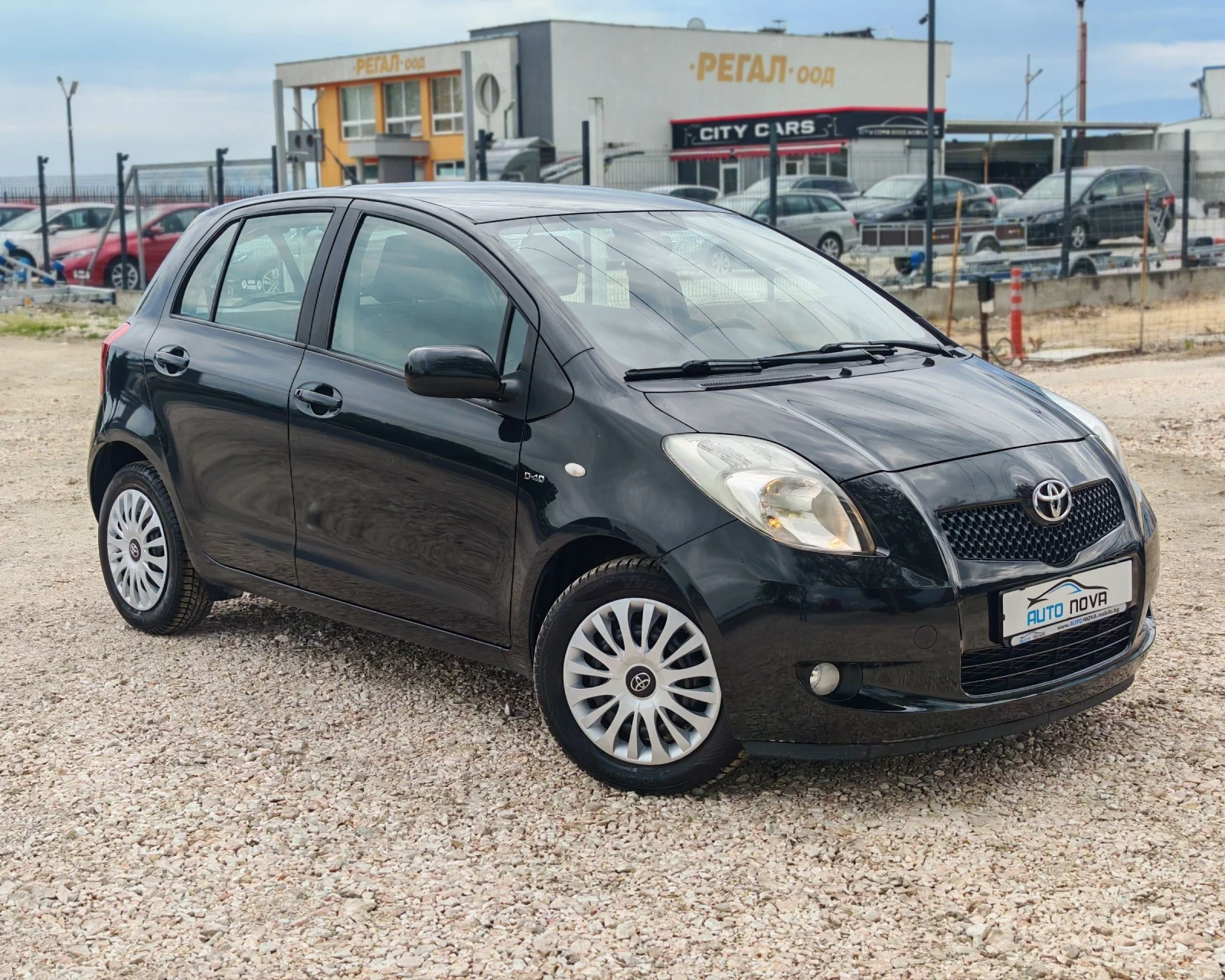 Toyota Yaris 1.4 90 К.С. ДИЗЕЛ, снимка 15 - Автомобили и джипове - 54453661